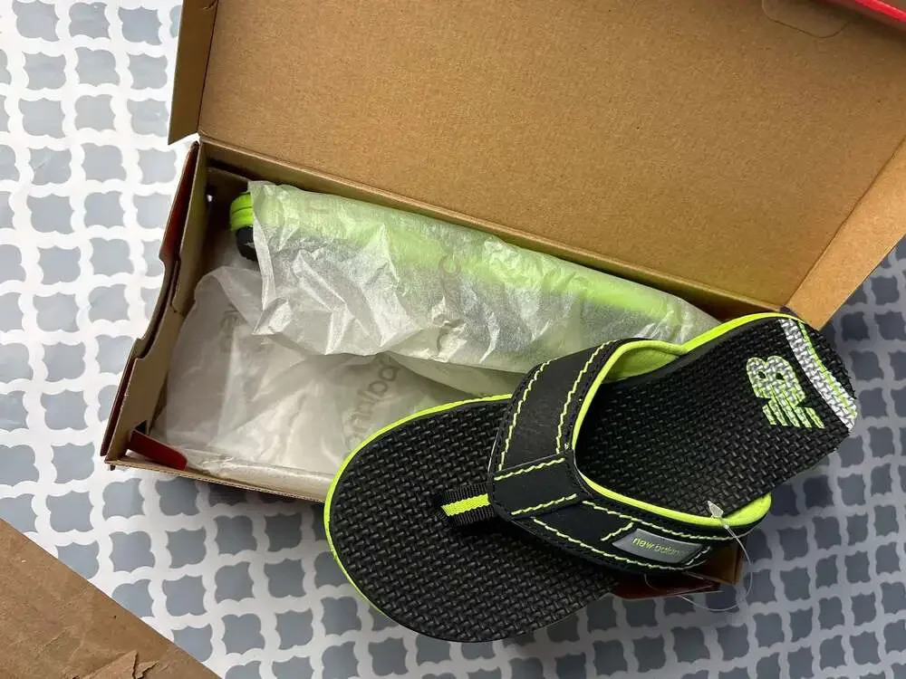 NEW BALANCE Kids Mojo Thong Black/Lime